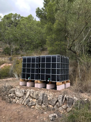 Off Grid Water Storage with IBC Totes