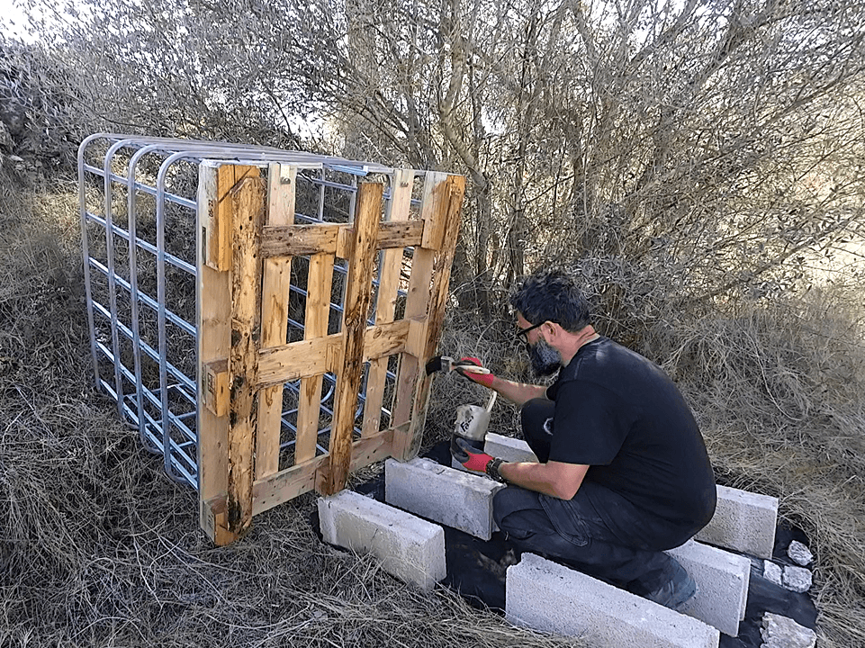 Treating the Wodden Pallet with Engine Oil